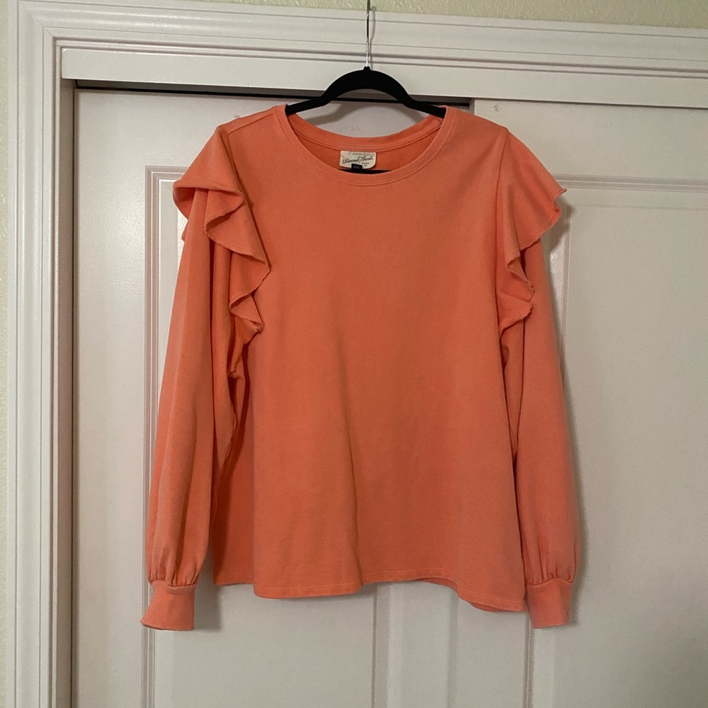 Universal thread sweatshirt
